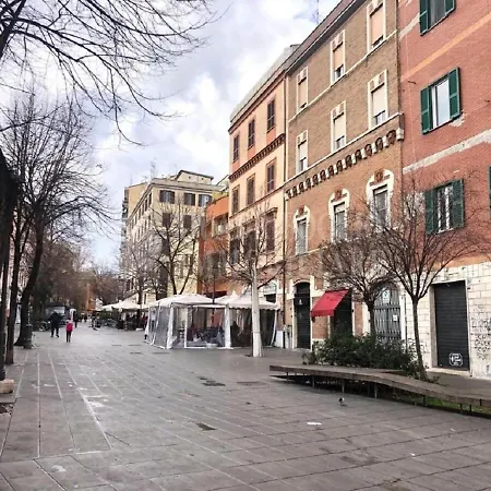 Cozy At Pedestrian Street * ローマ